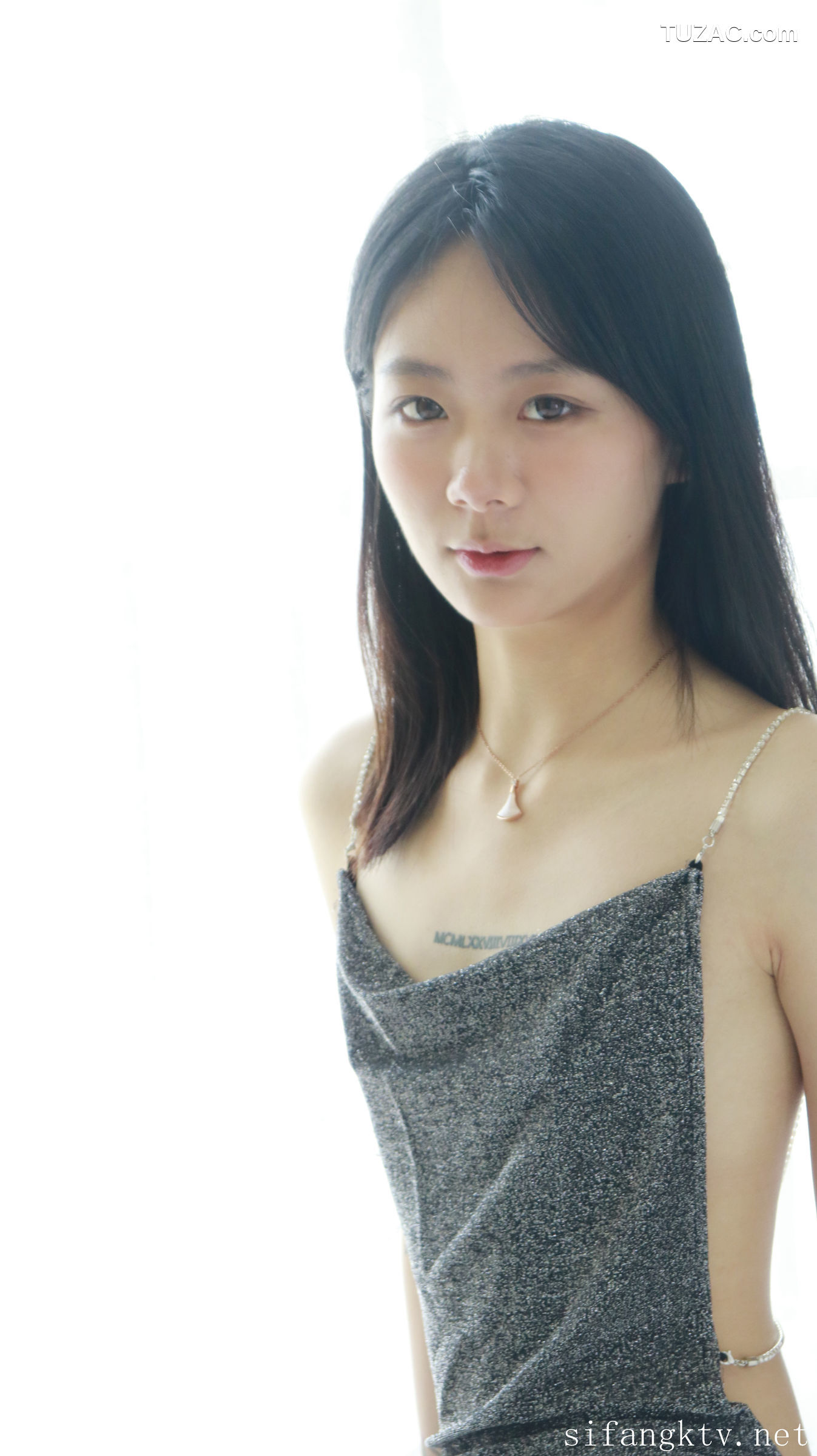 XR-Uncensored-谢小蒽-窗边的私语