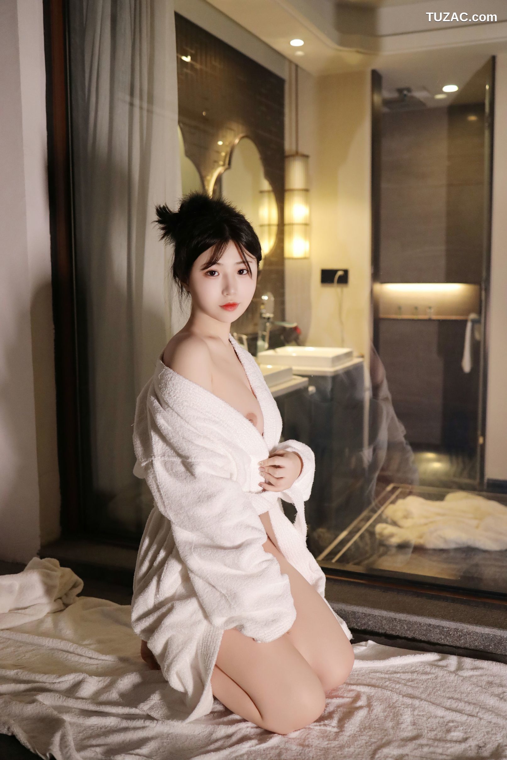 XR-Uncensored-陈小花-SPA场景热油按摩白色浴袍真空爆乳-XiuRen秀人网-8263-内购私拍-2024.03.20