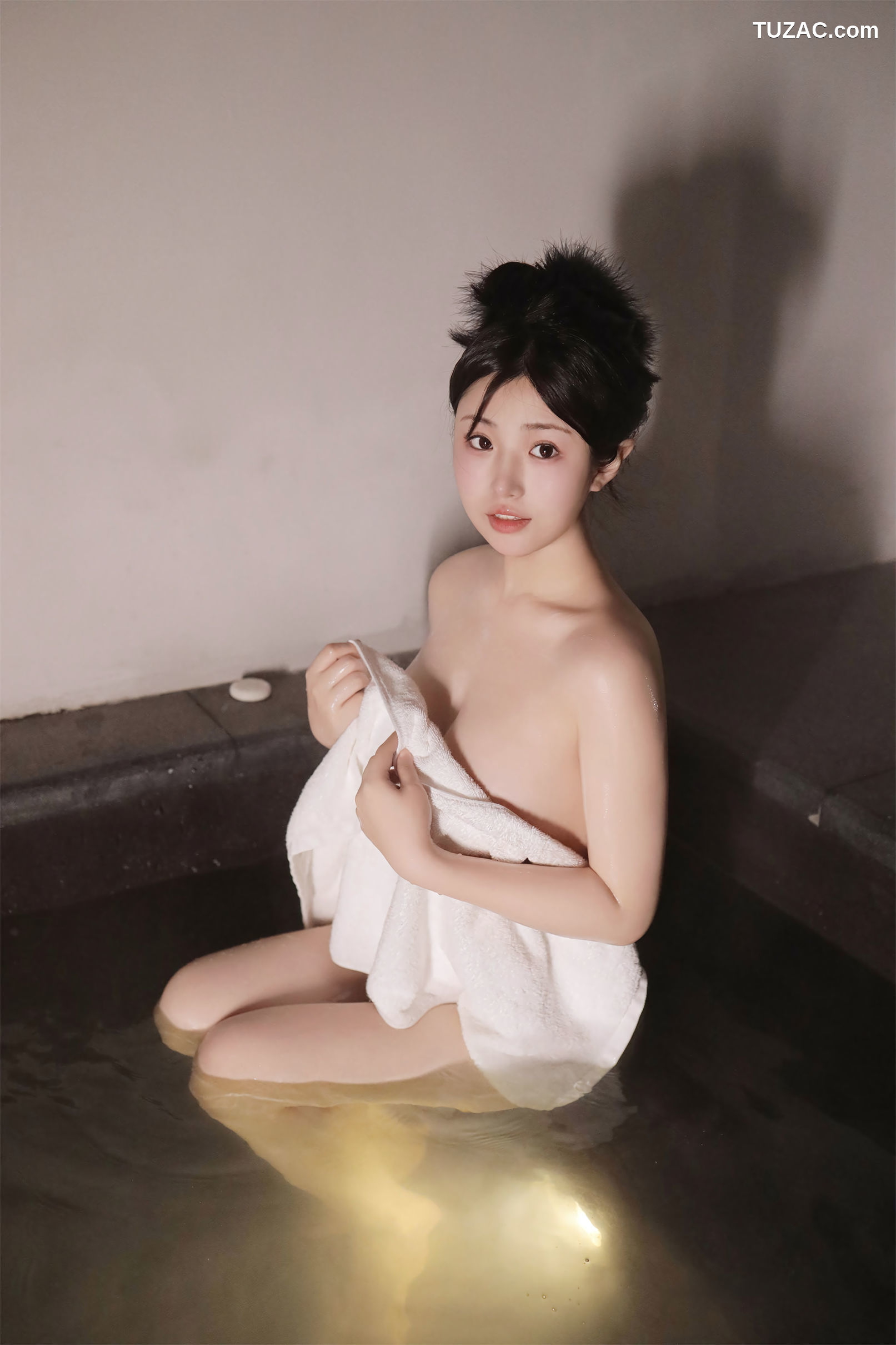 XR-Uncensored-陈小花-泡澡-XiuRen秀人网-7977-内购私拍
