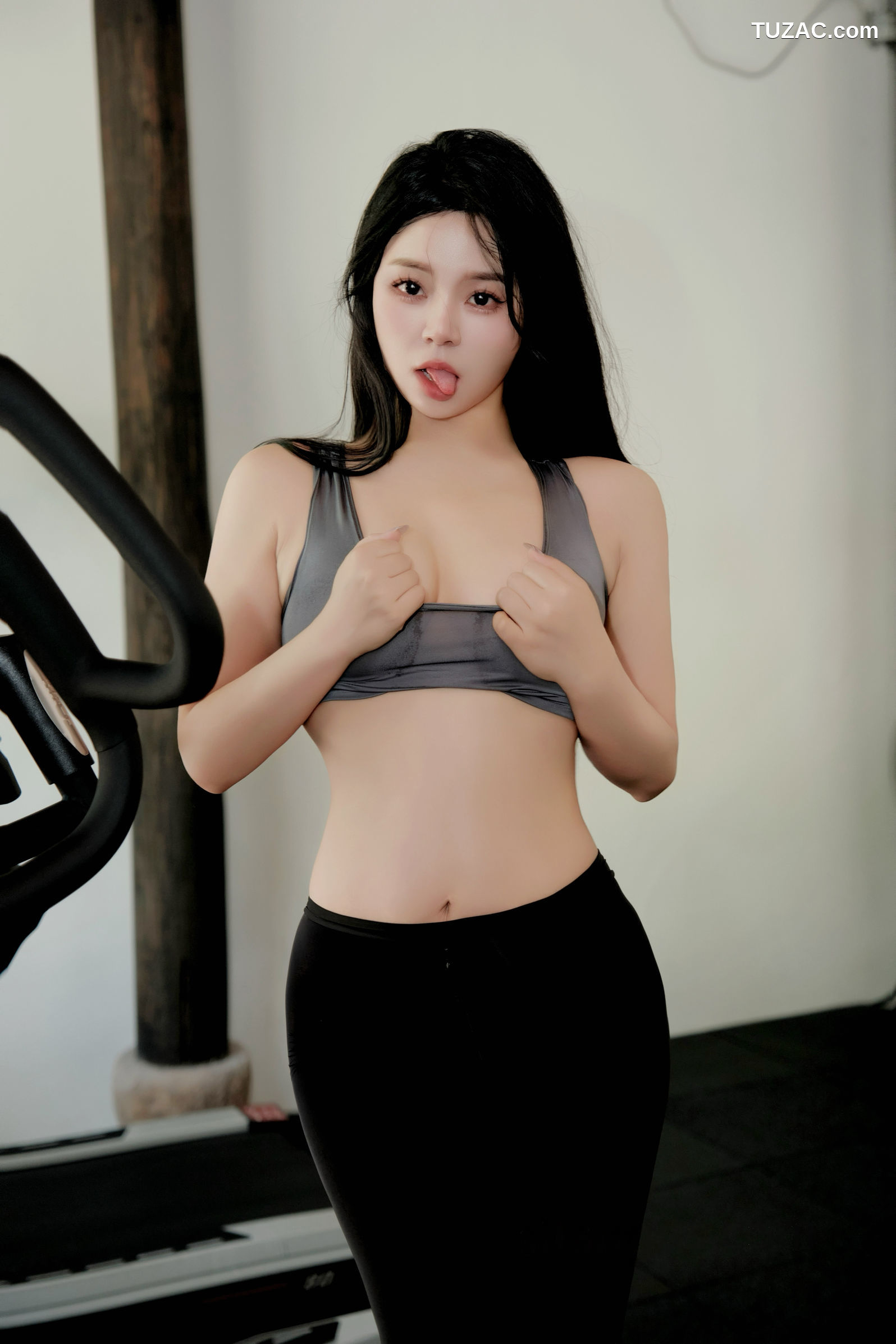 XR-Uncensored-麦田-健身房中的故事-XiuRen秀人网-9540-健身美女灰背心黑色紧身裤爆乳-2024.12.03