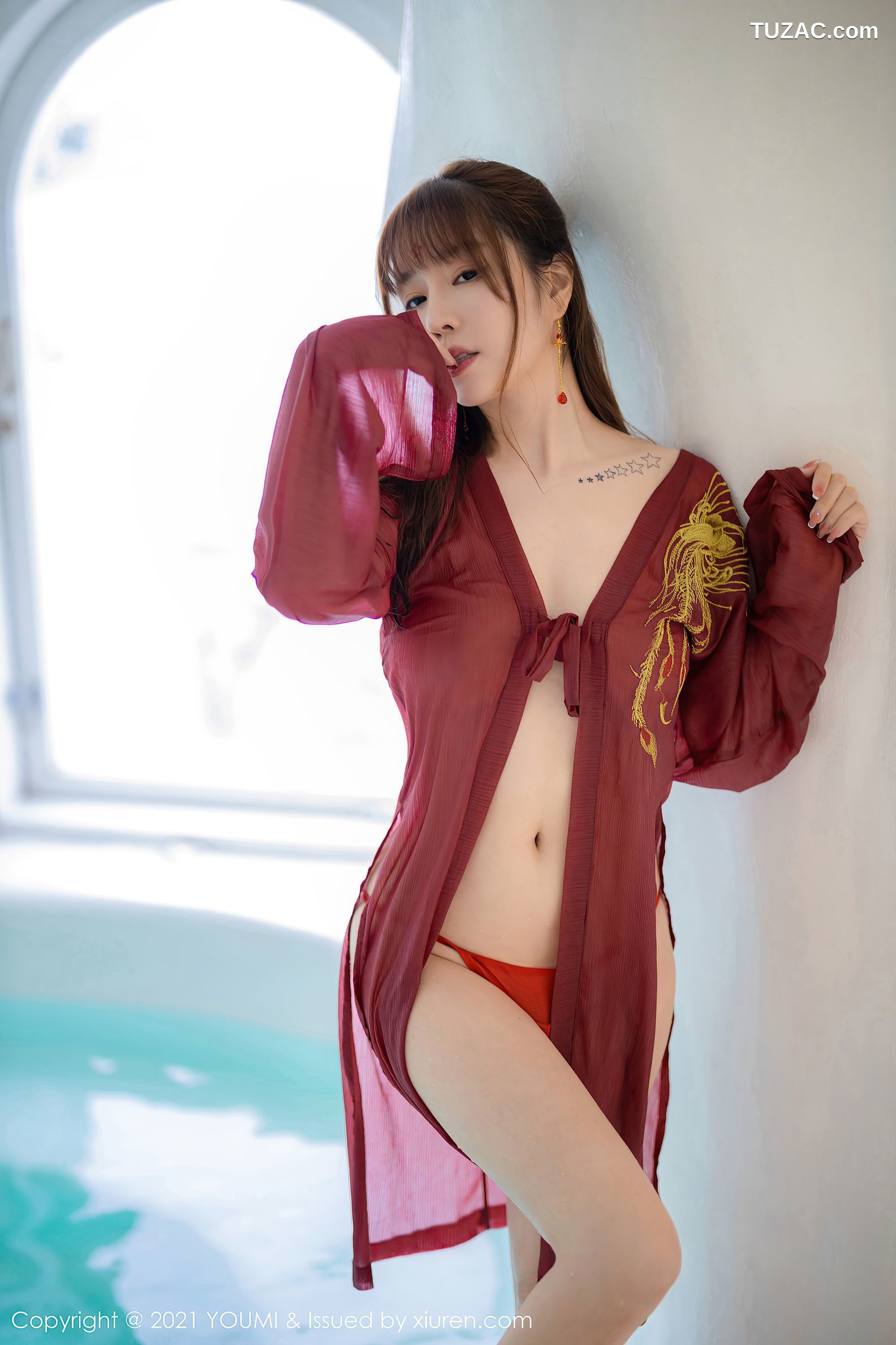 YouMi尤蜜荟-621-王雨纯-大理旅拍异域风情服饰泳池