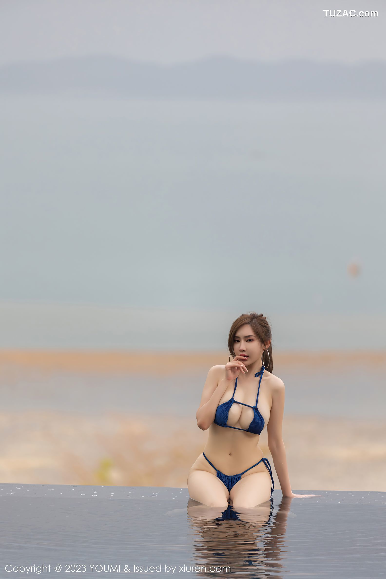 YouMi尤蜜荟-935-Carol周妍希-泳池性感蓝色比基尼-2023.05.10